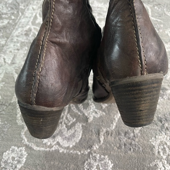 Khrio brown leather cowboy inspired boot - Picture 4 of 5